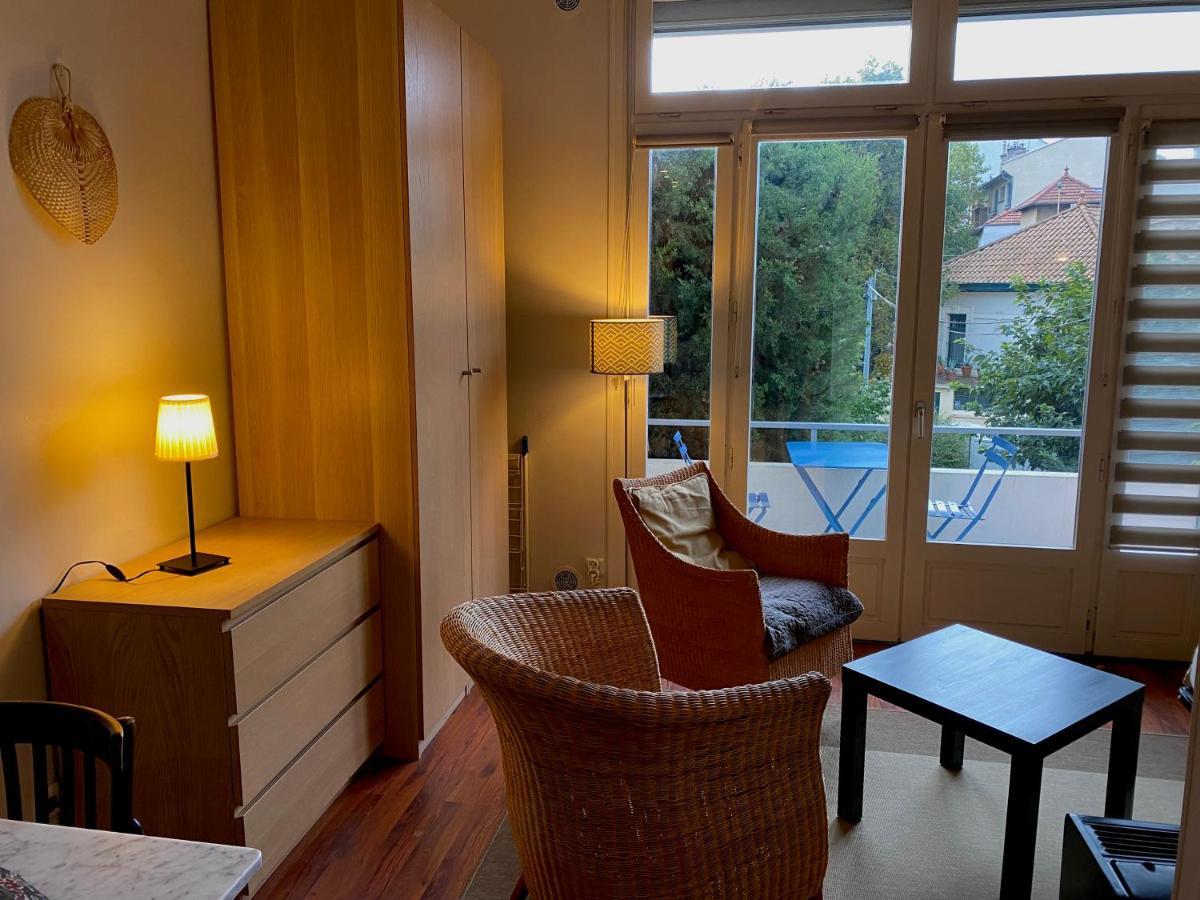 Le Balcon De Jules - Charmant Pied-A-Terre - Parking Possible Pour Vehicule De Moins De 4,40 M De Long Lyon Exterior photo