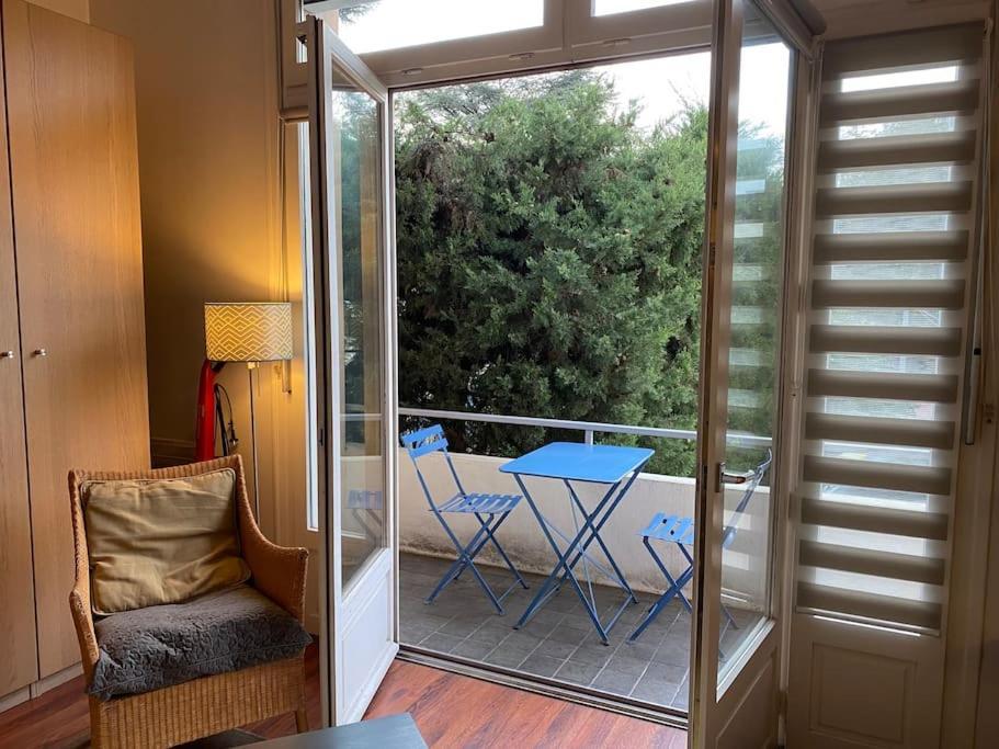 Le Balcon De Jules - Charmant Pied-A-Terre - Parking Possible Pour Vehicule De Moins De 4,40 M De Long Lyon Exterior photo
